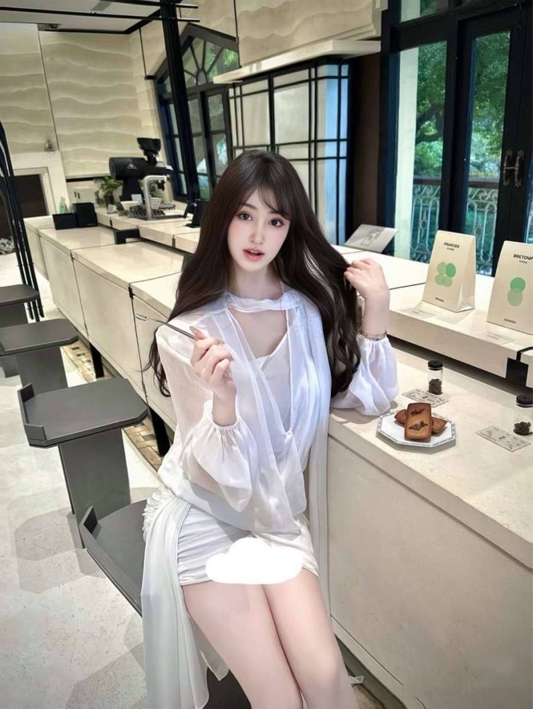 1003800657-770x1024.jpg