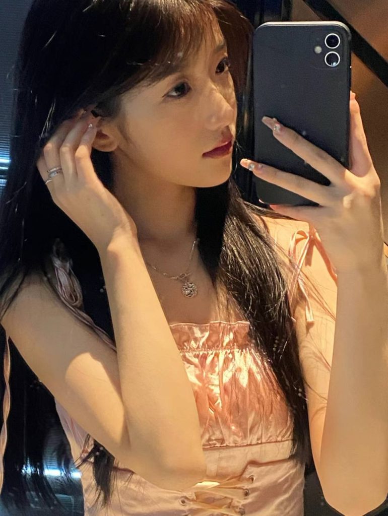 1003233544-770x1024.jpg